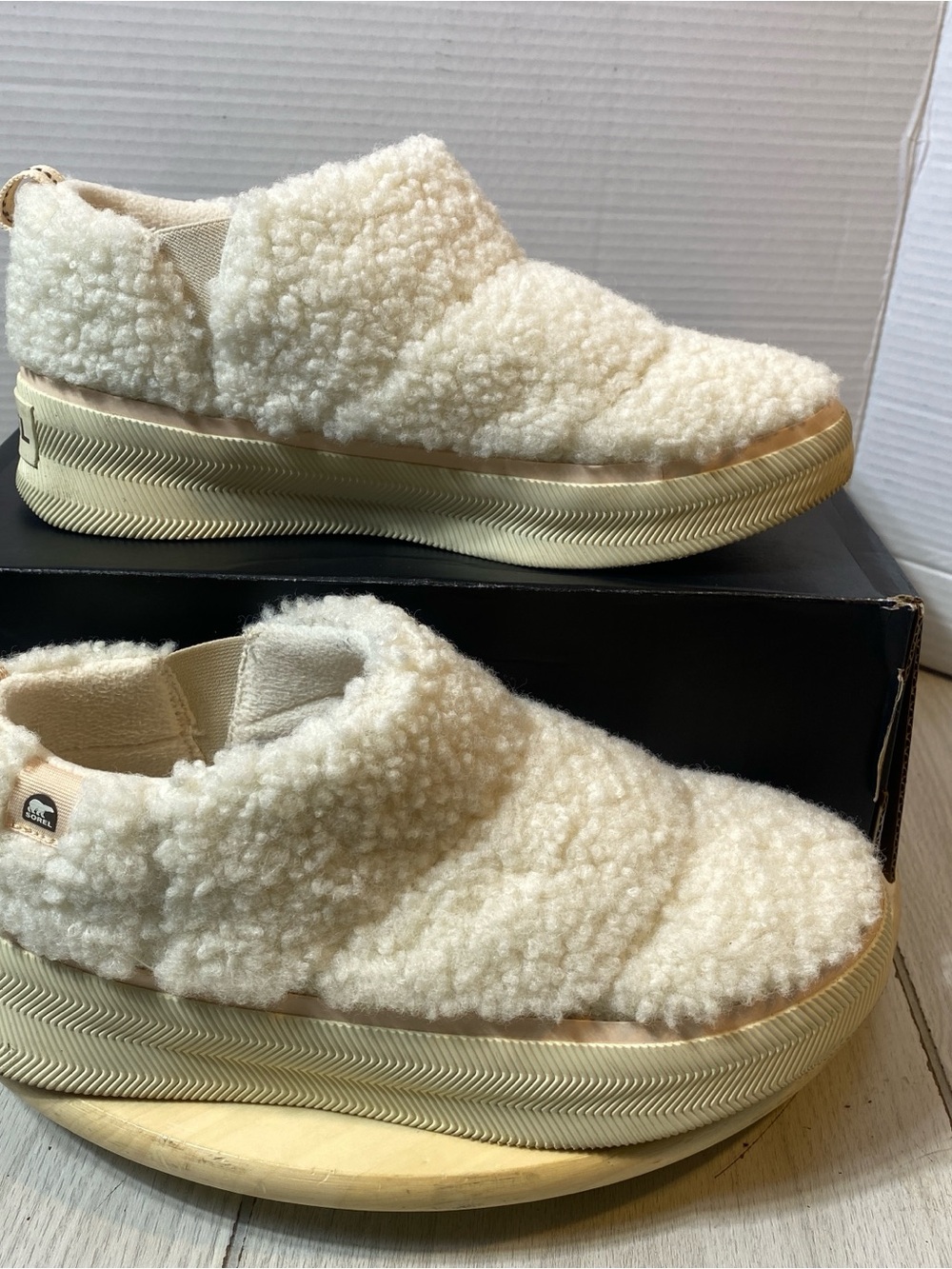 Sorel Cream Sherpa Slip-On Platform Winter Sneakers with Gold Trim